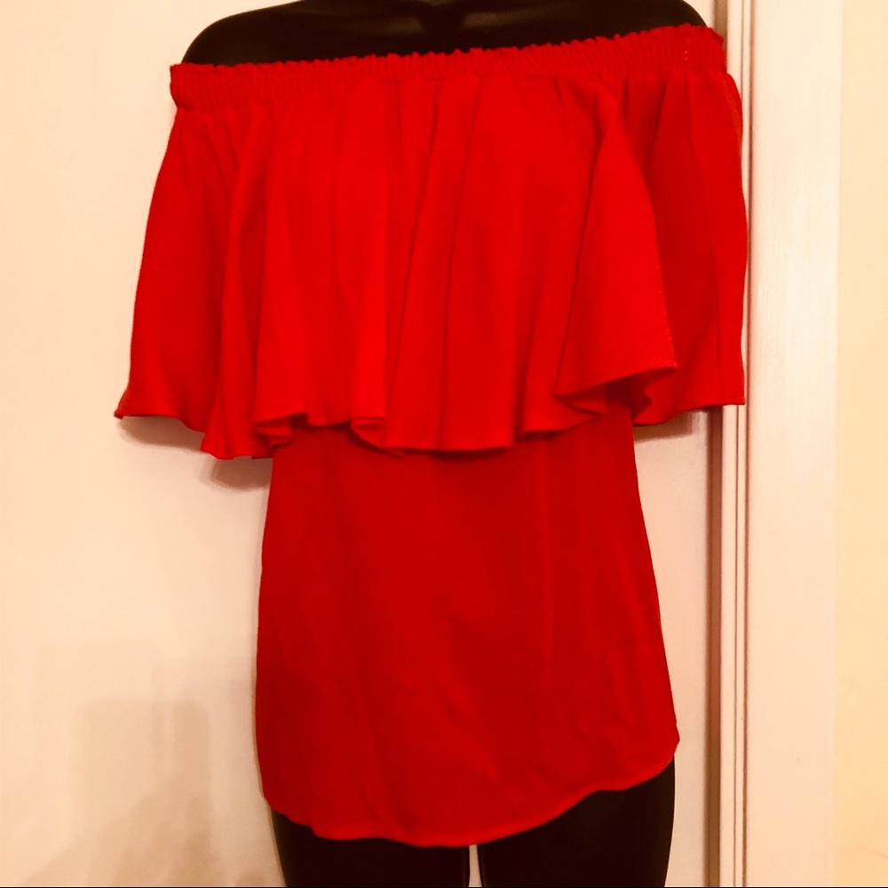 MuMu tiered off shoulder top